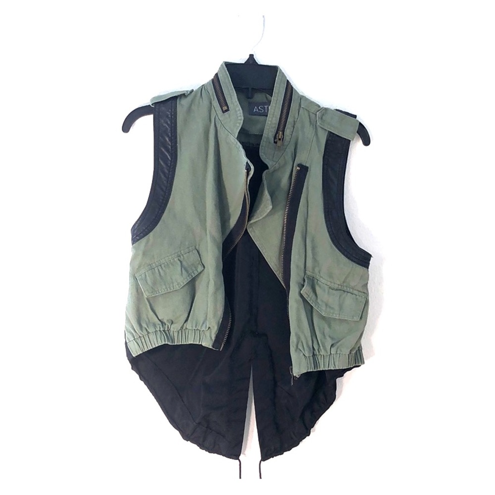 Astr Vest
